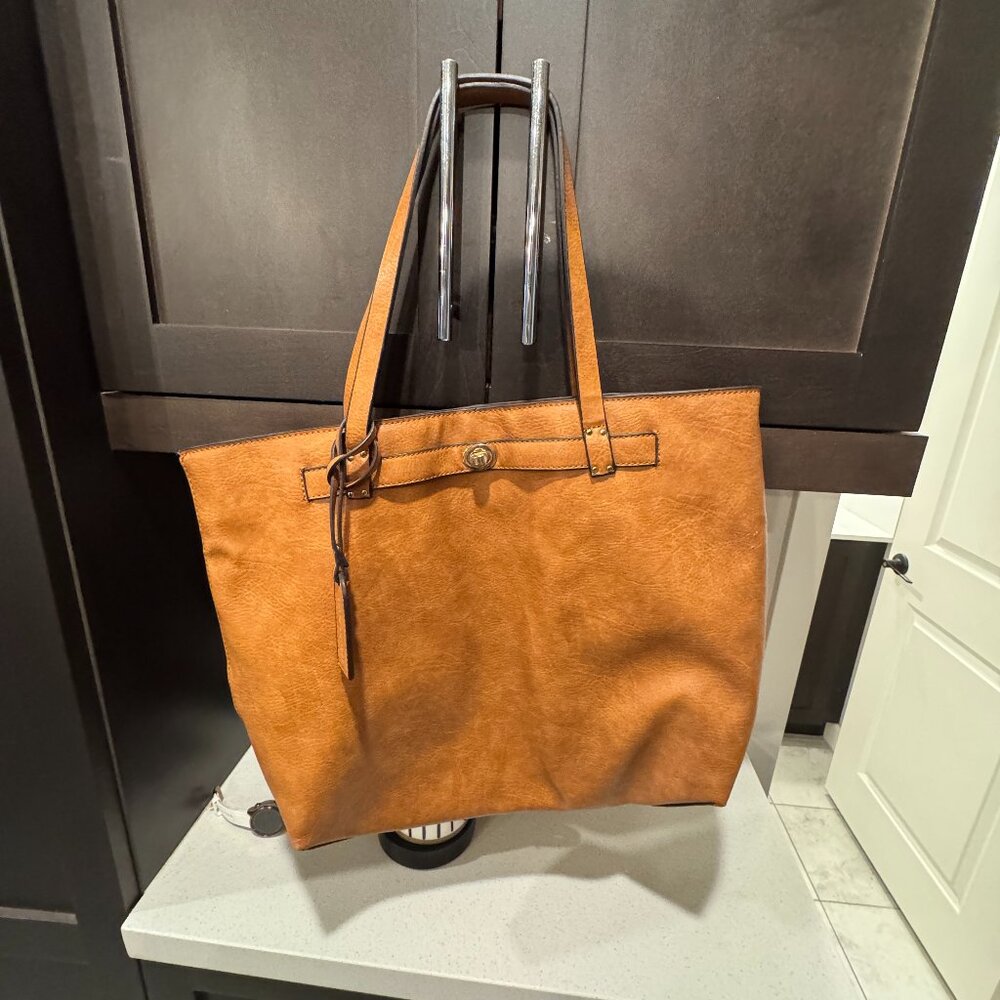 Sole Society tan shoulder bag, so cute!